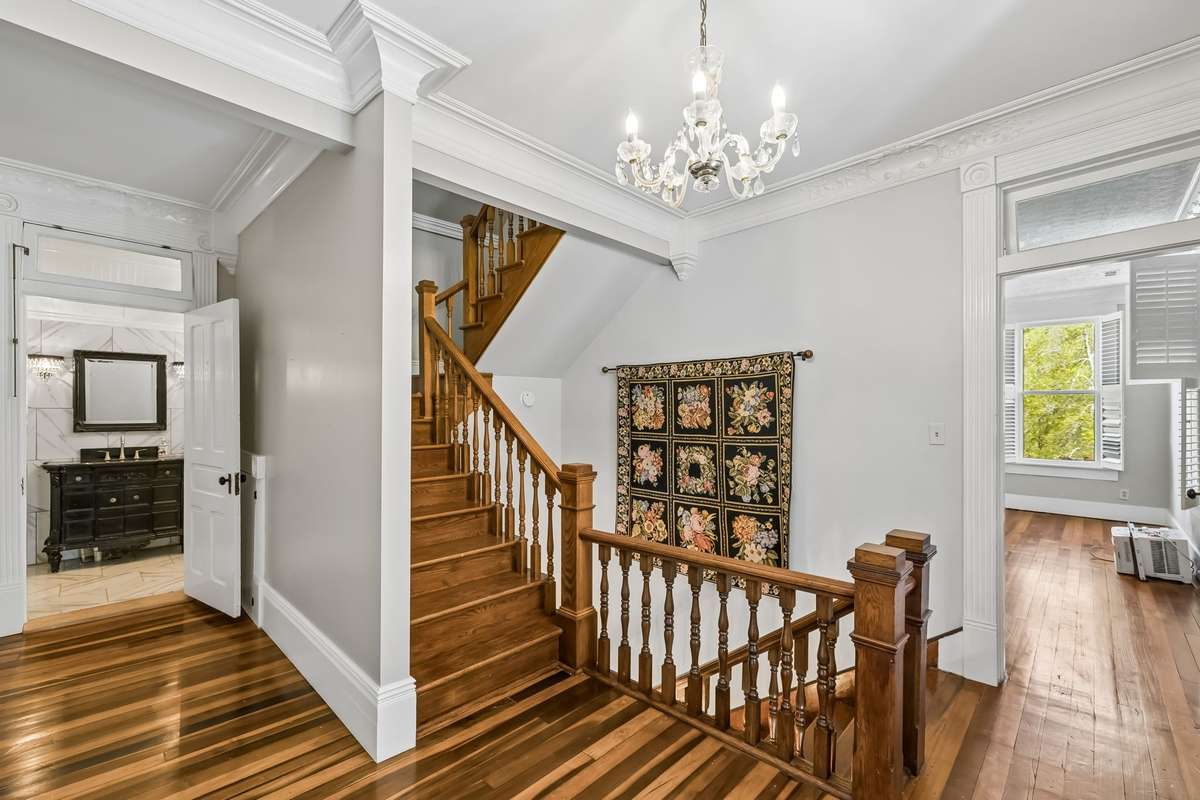 Level #2 landing. 3 bedrooms & 2 full baths on this level.