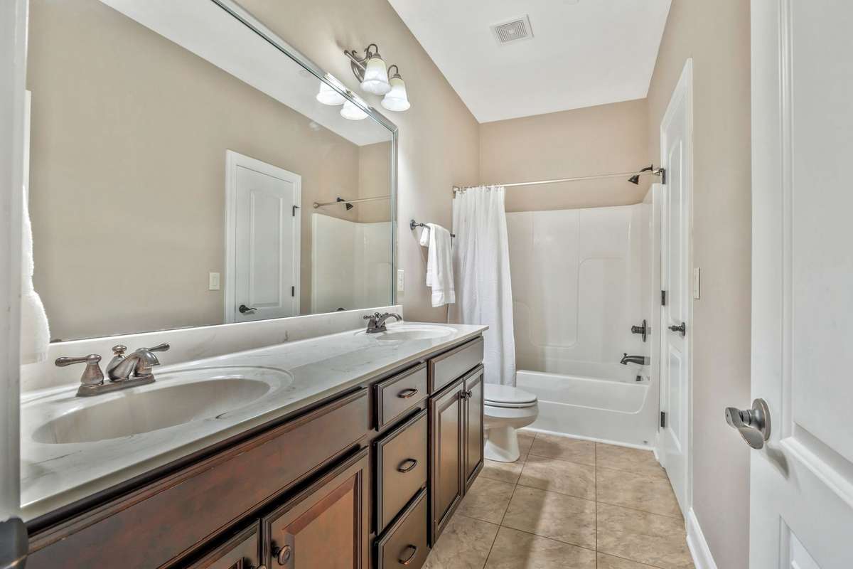 3rd full bath with double sinks on 2nd floor