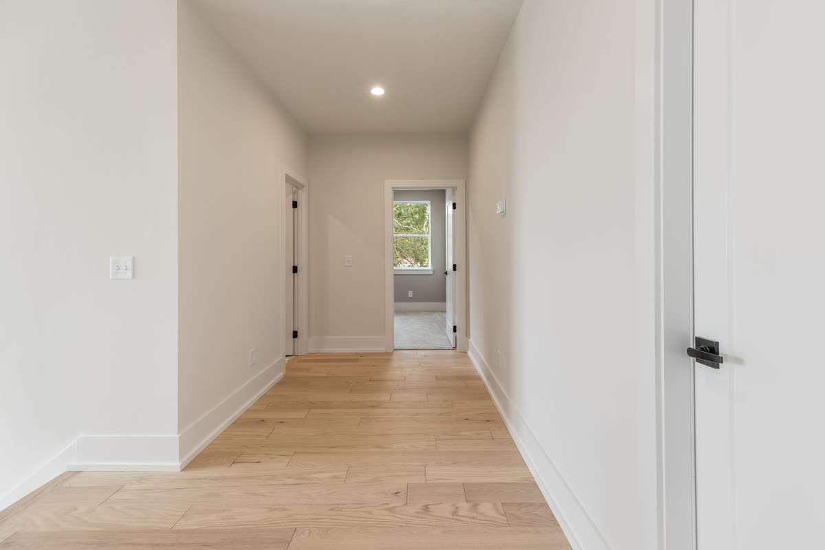 Upstairs Hallway Connecting the two Bedrooms.