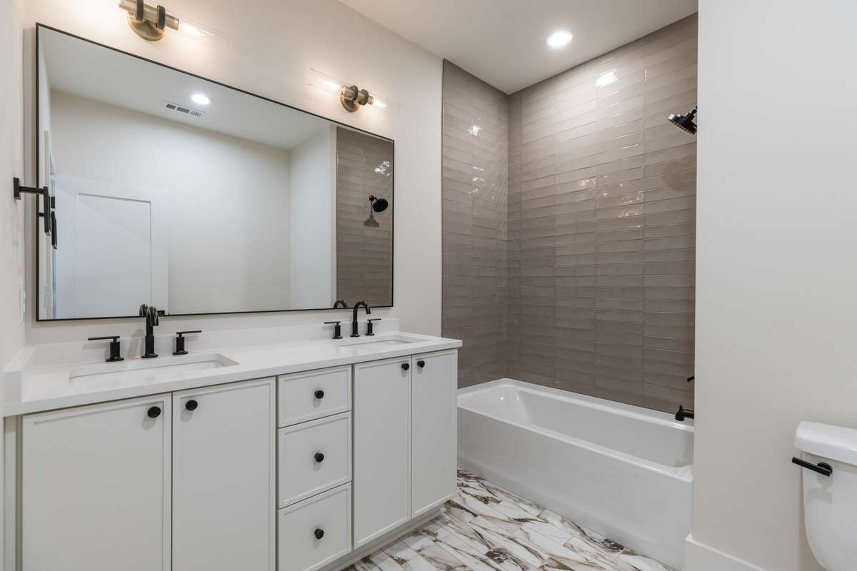 Upstairs Bathroom.