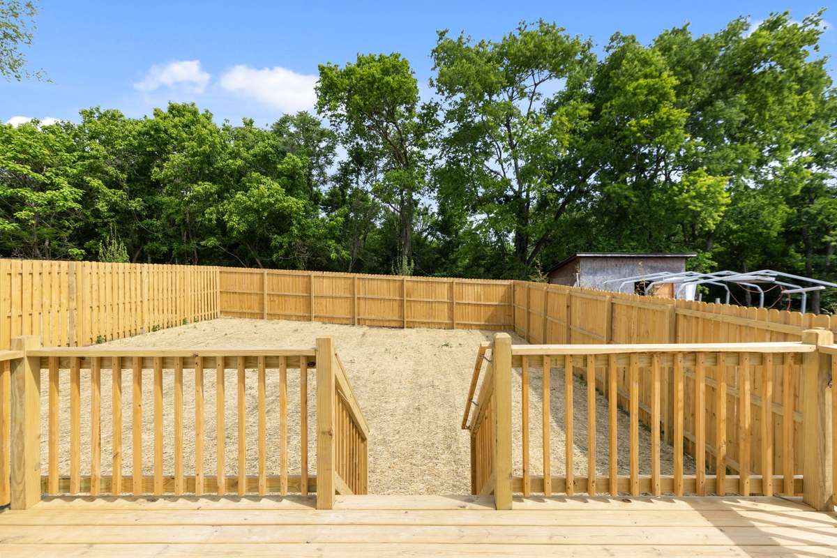 Great Fenced in yard. 8' fence.
