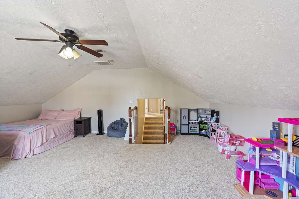Huge bonus room!