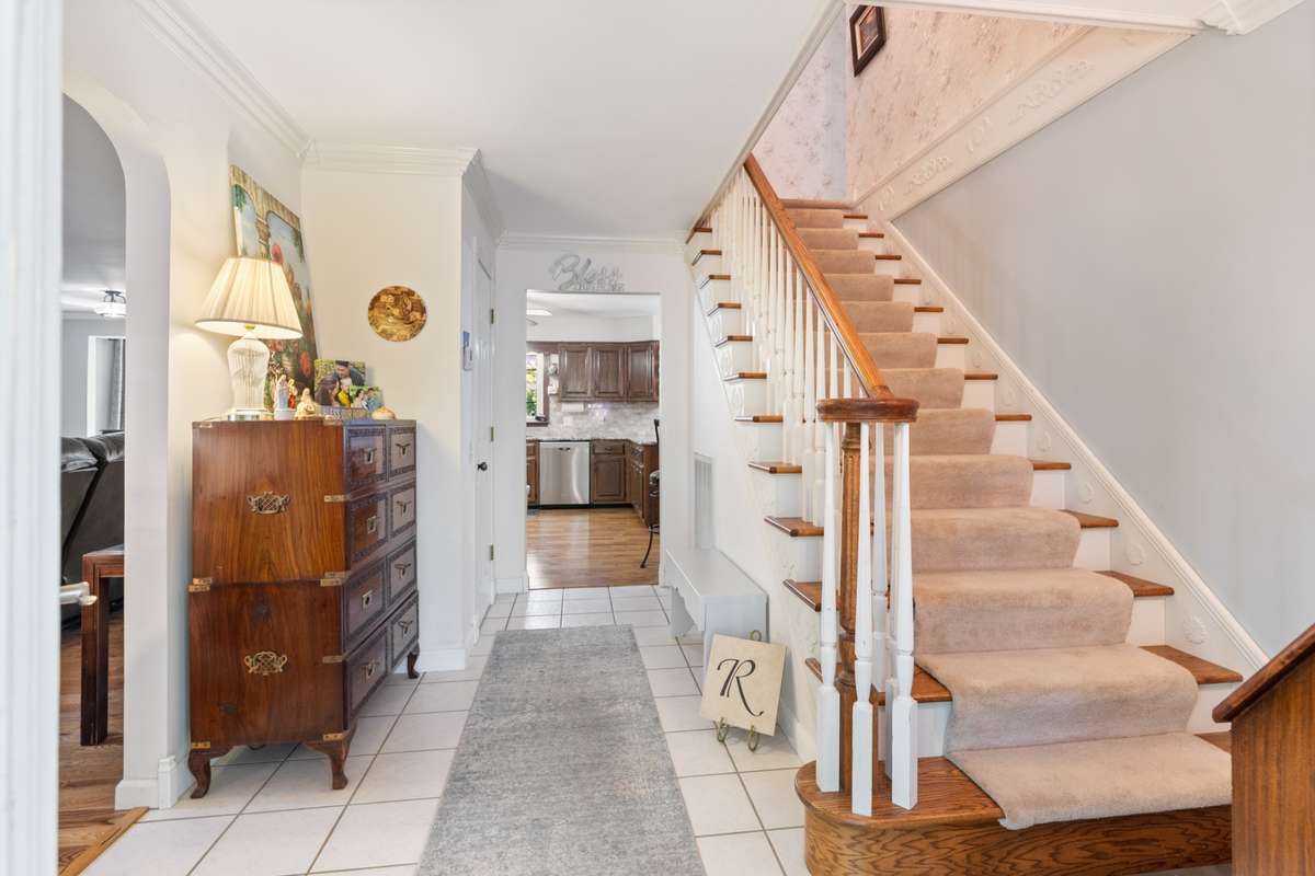Elegant Entry Foyer
