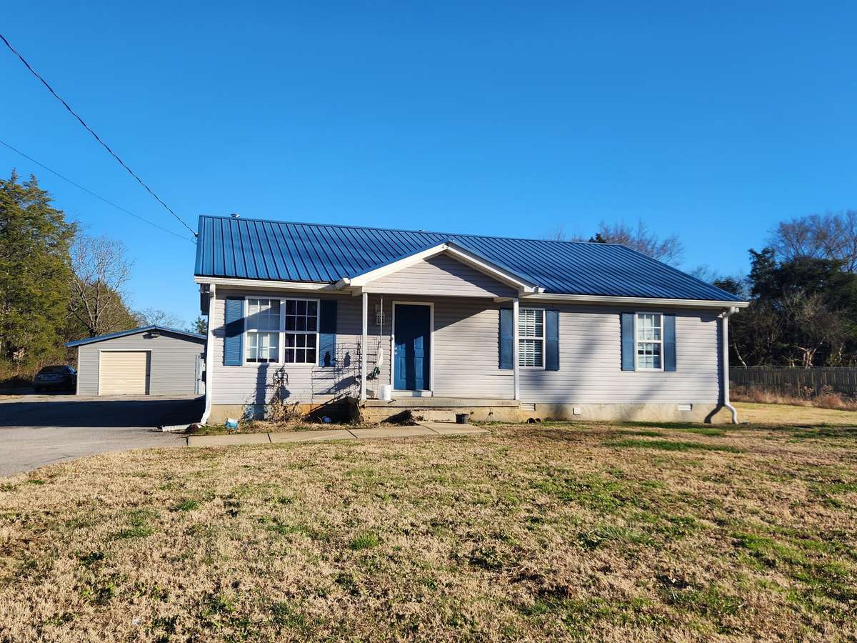 Welcome Home to 434 Meadowview Drive in Christiana.