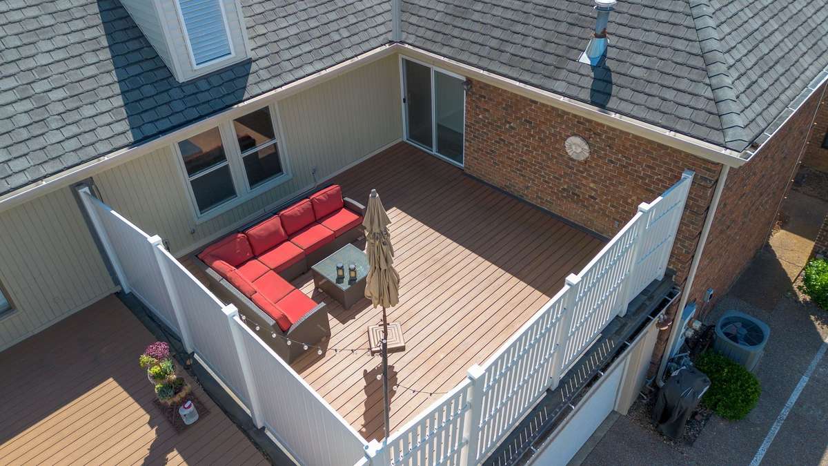 Just visualize yourself taking in the beauty of Nashville from your private deck while being a few blocks away from West End Ave, 440, Green Hills, Vanderbilt University and a short drive to downtown!