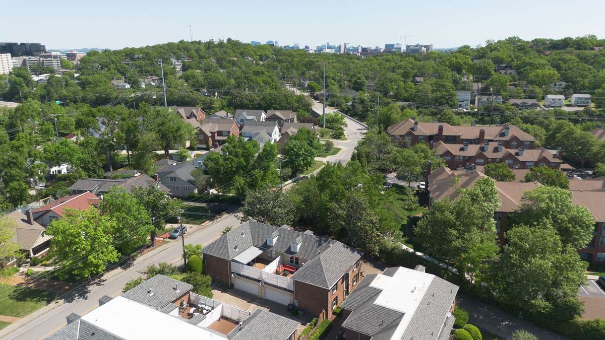 Richardson Street (to the left of the picture) can take you right into historic Hillsboro West End, Hillsboro Village and Vanderbilt. You can also be downtown in 10 minutes by car.