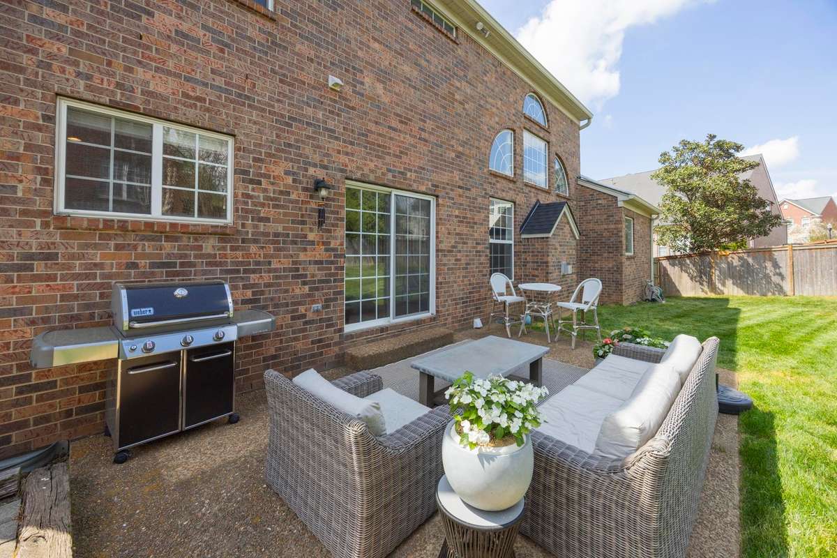 Beautiful backyard perfect for grilling and let the pups run wild. :)