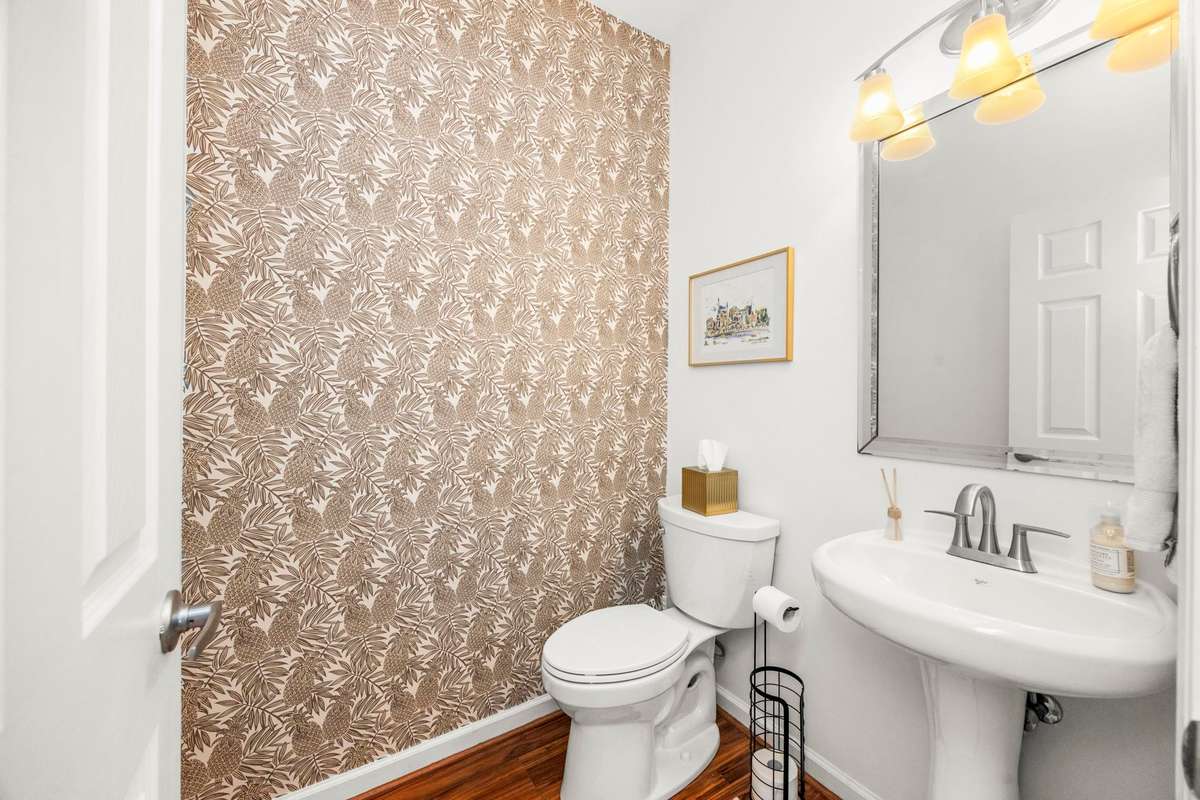 Half bath off the living room