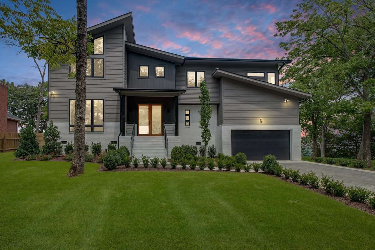 Another M Squared built home in the Brush Hill area of Inglewood