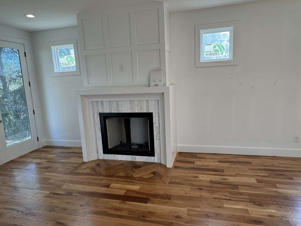 Fireplace with Gas logs