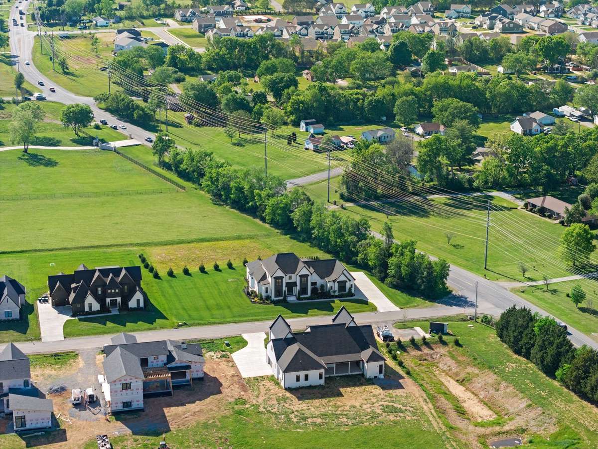Prime Murfreesboro location with convenient access to nearby neighborhoods, roadways, and everyday amenities.