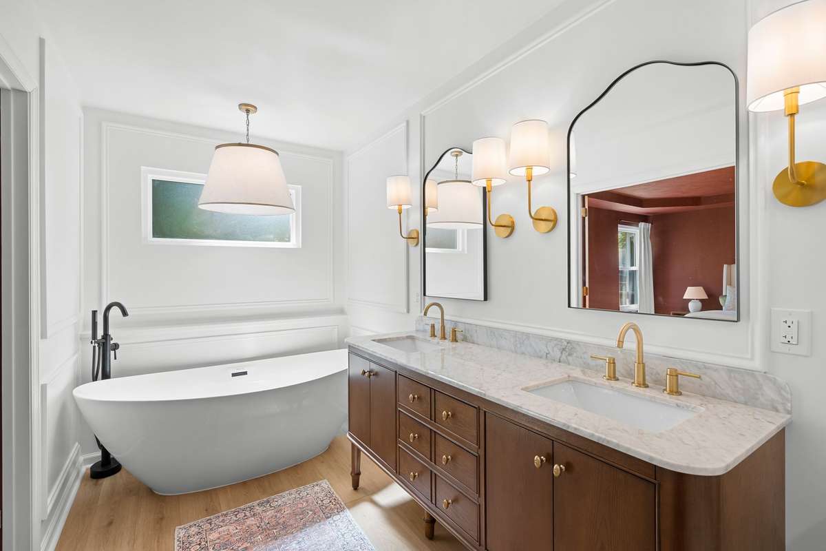 stunning resort-style bath