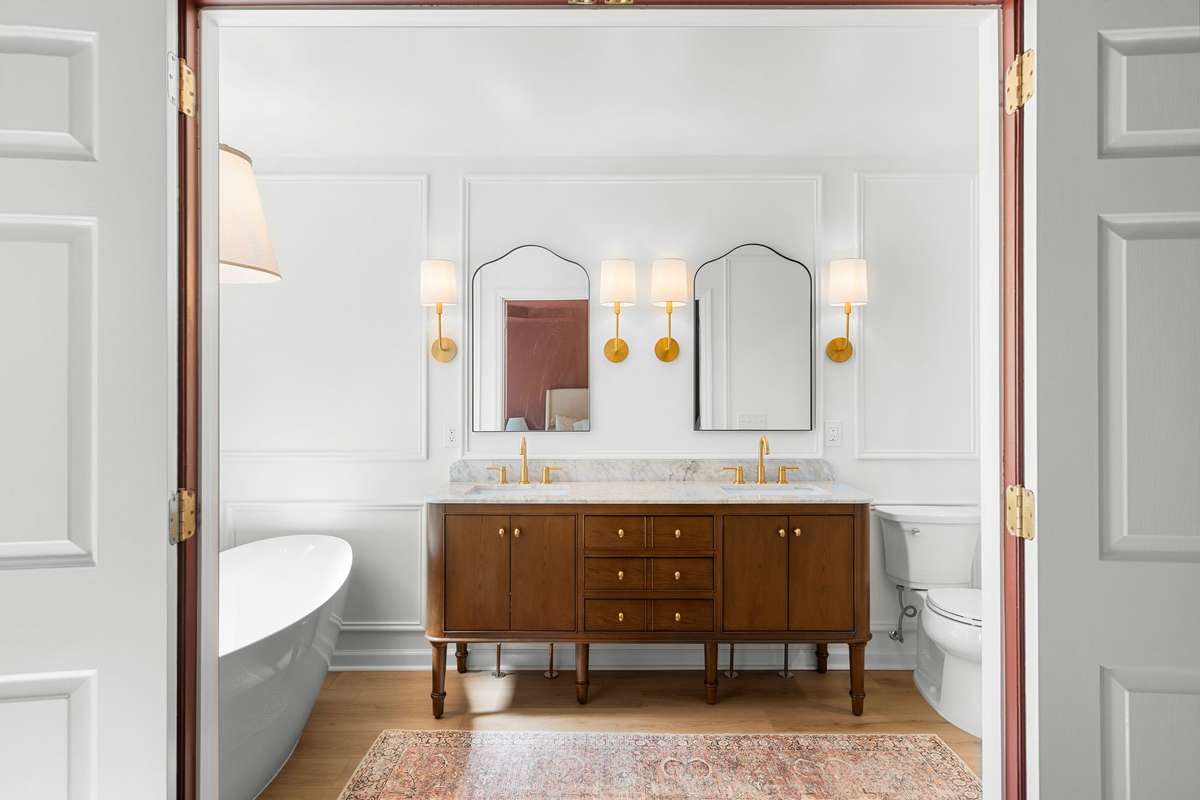 stunning resort-style bath