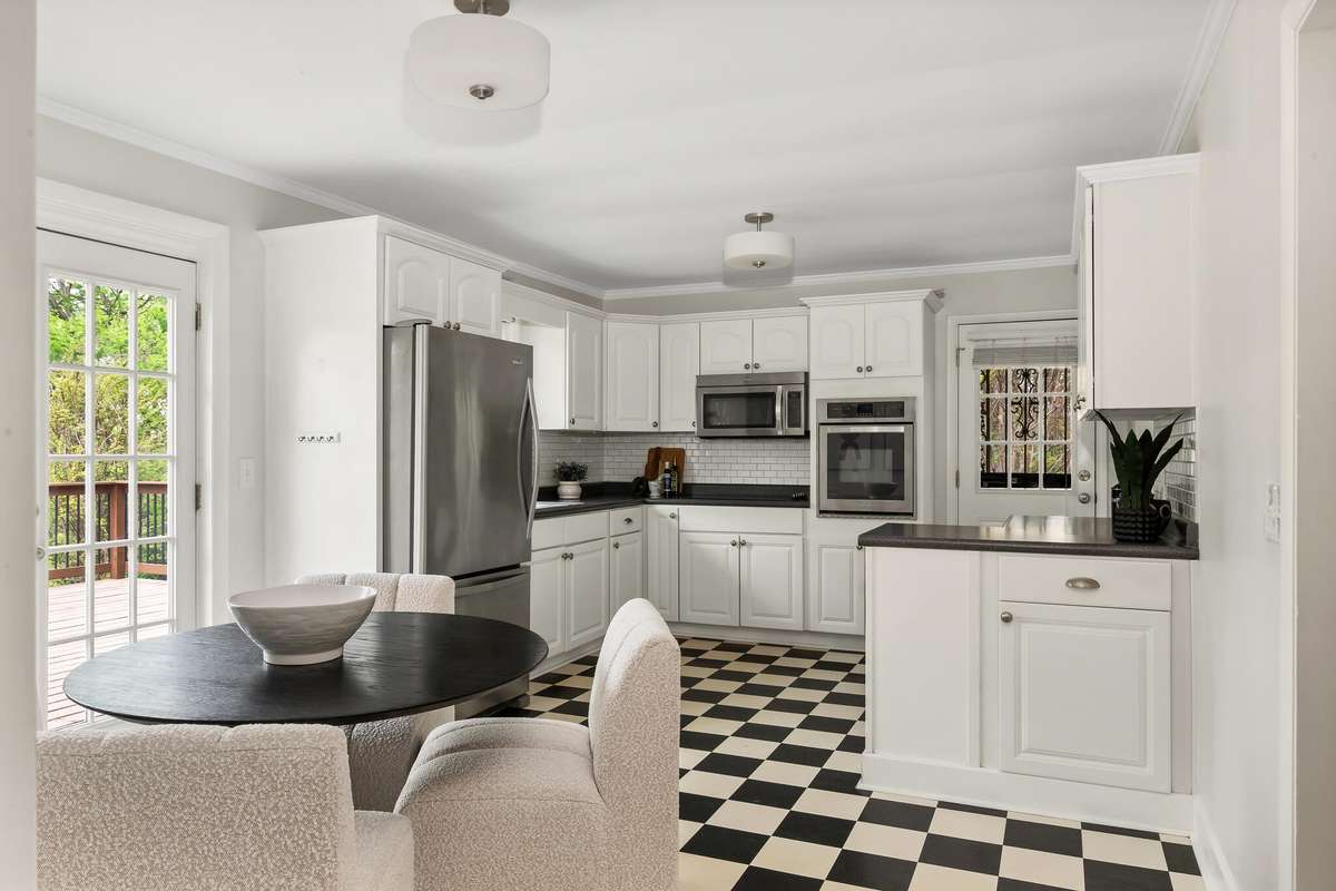 Eat-in kitchen.