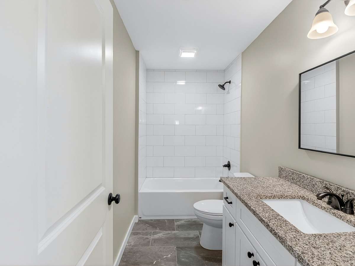 Second Bath off Living Room