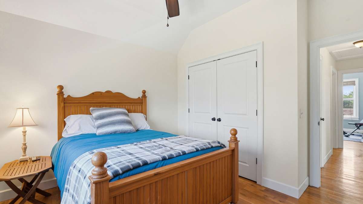 Great closet storage, too!