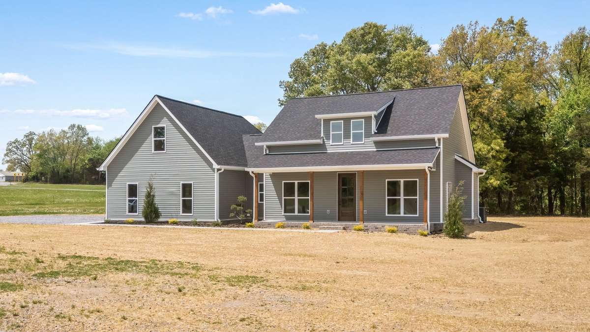Welcome to 3776 Hollow Springs Rd!