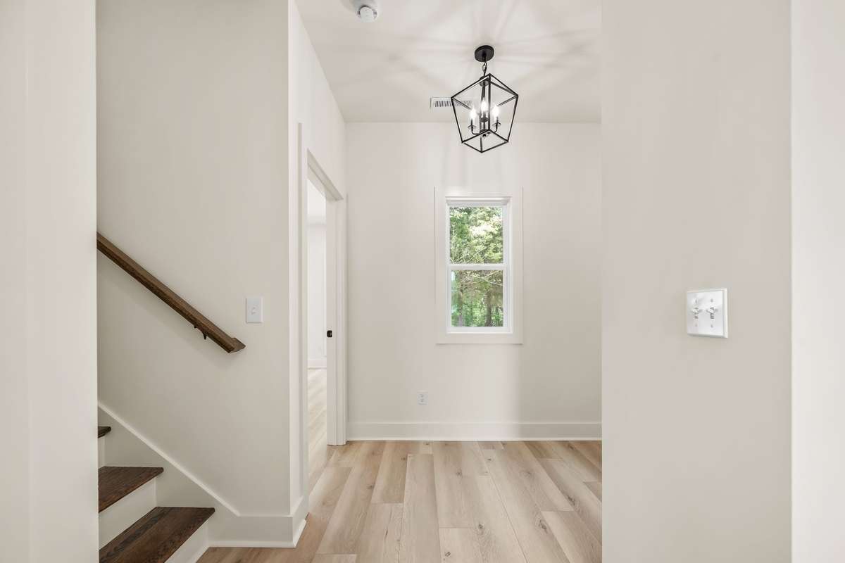 Drop zone/office space across from primary bedroom