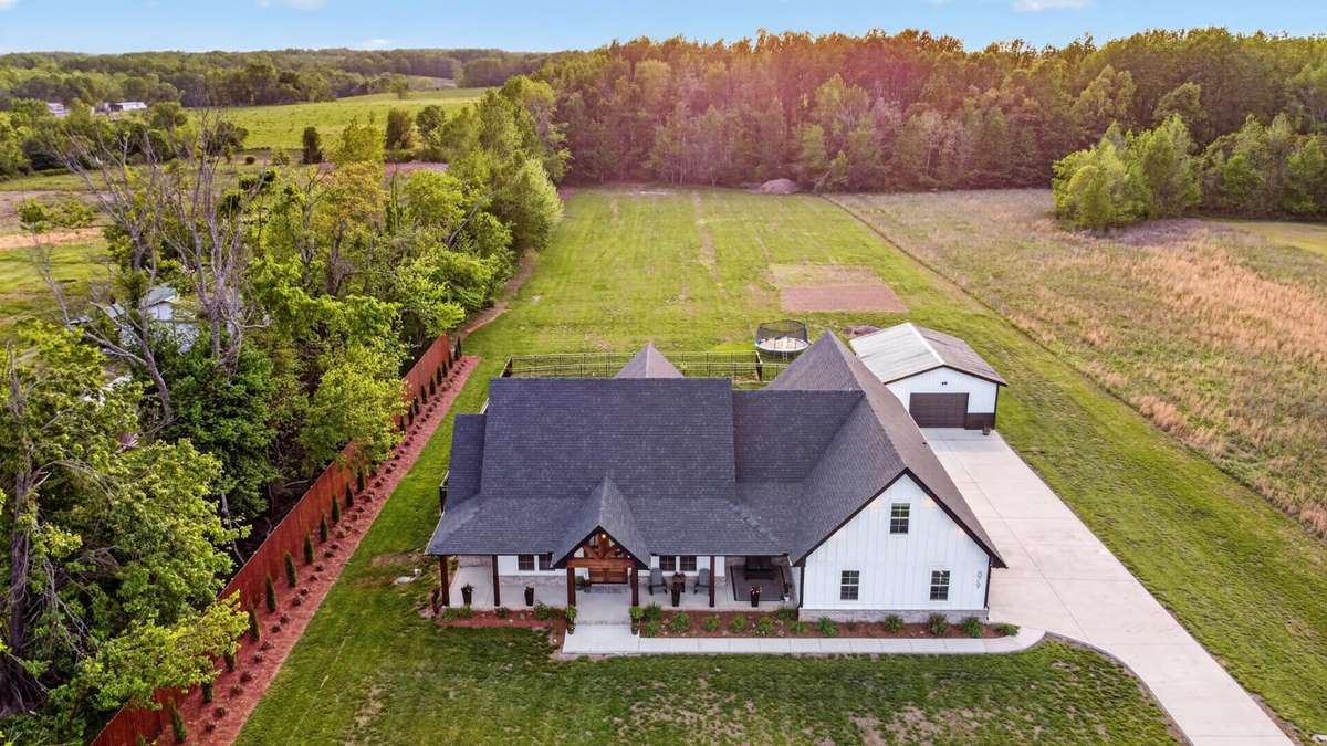 Amazing private lot - 5.13 level acres