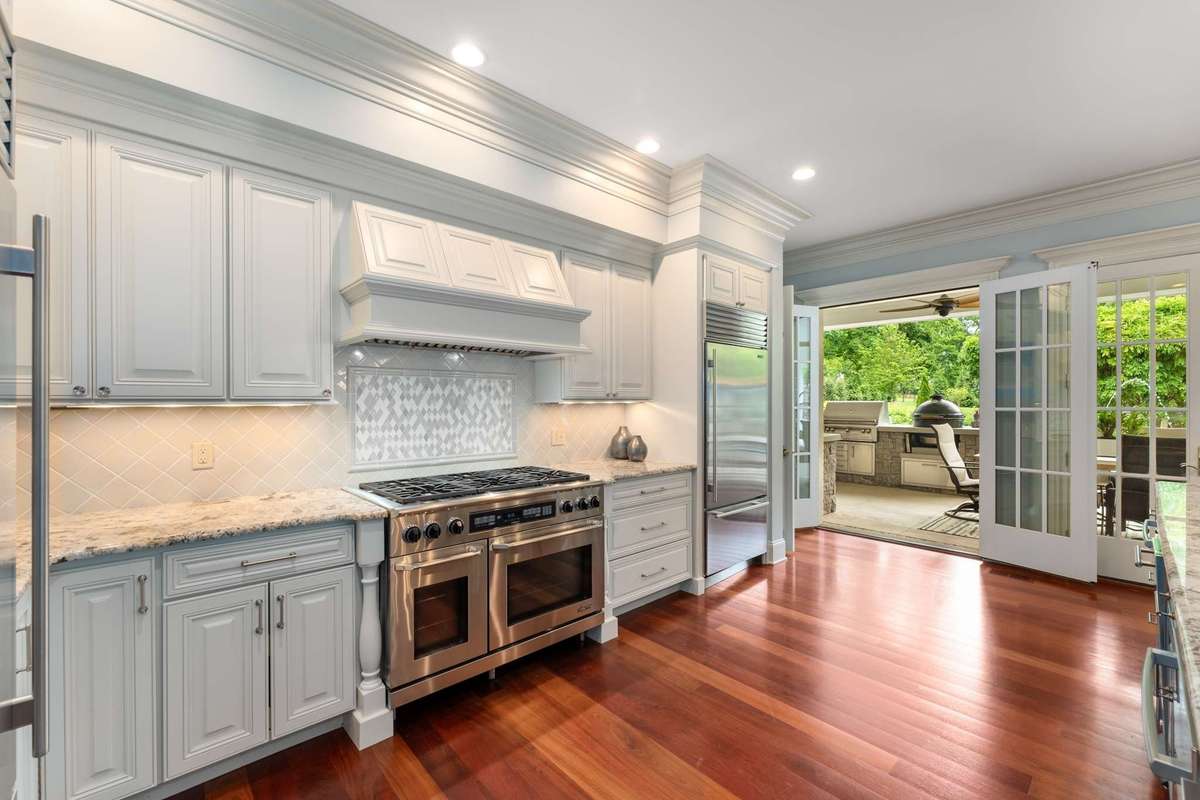 Incredible appliance package which includes upscale brands such as Dacor, Bosch and Sub-Zero....