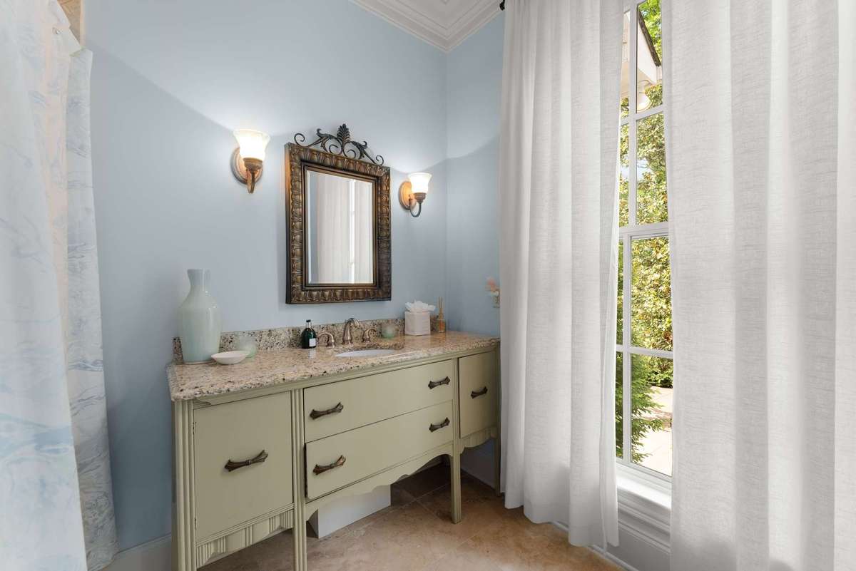 Ensuite....