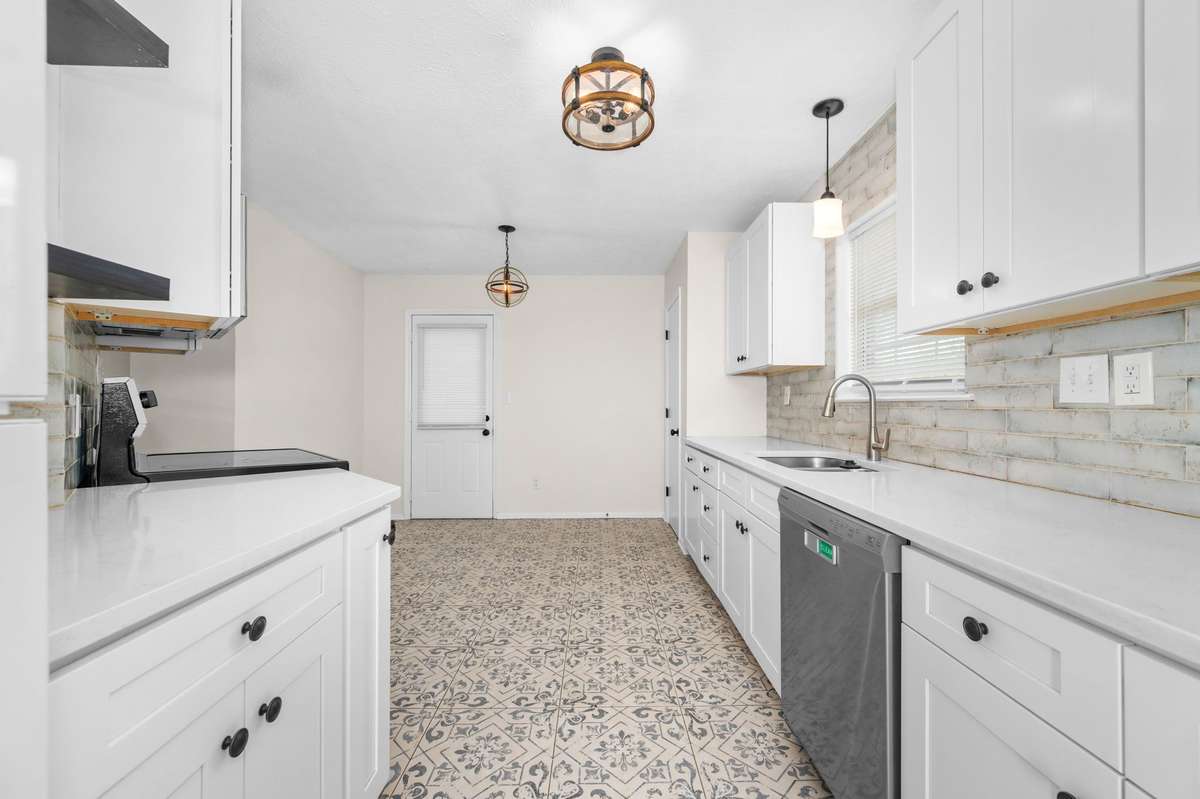Lots of storage in this space!