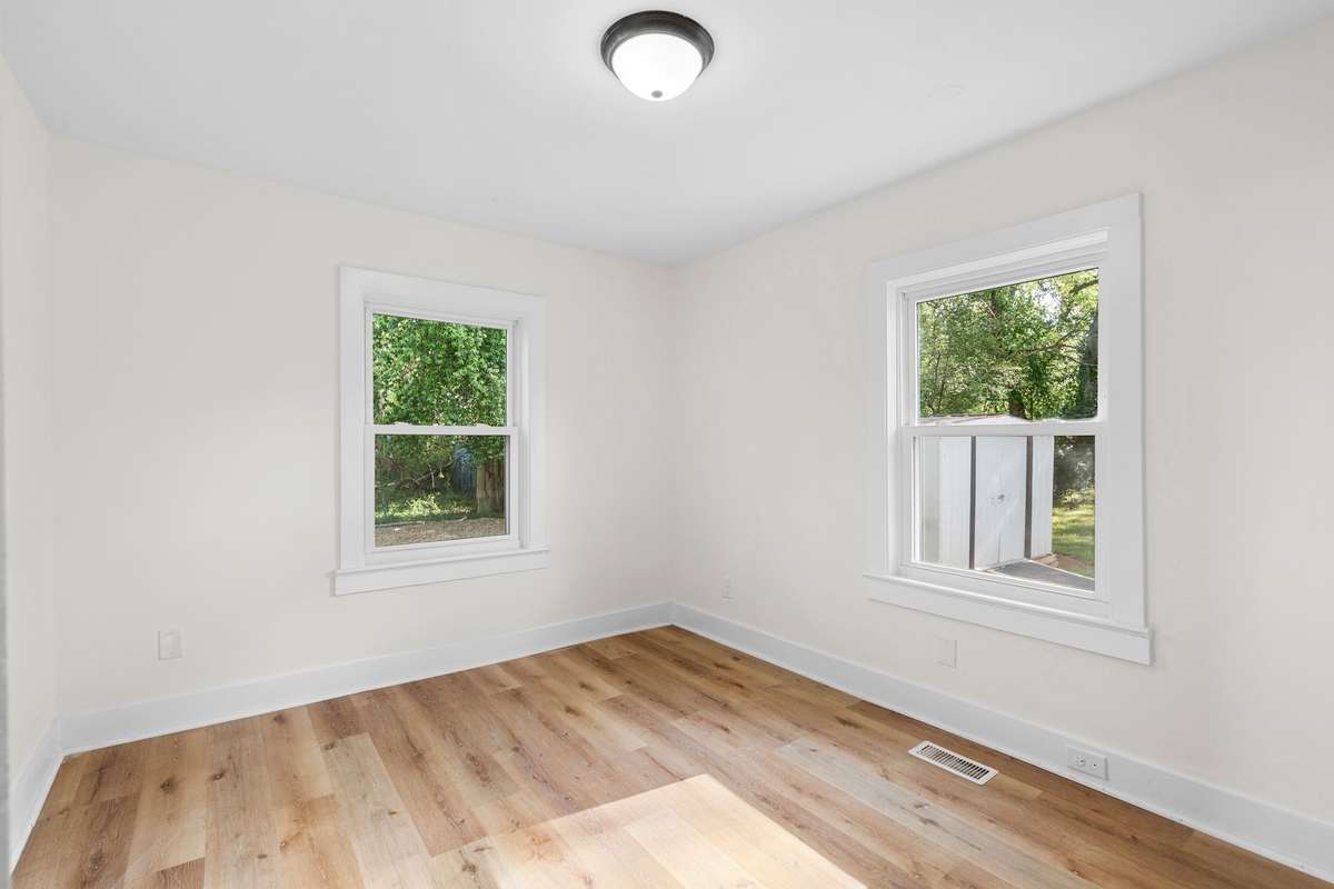 Secondary bedroom