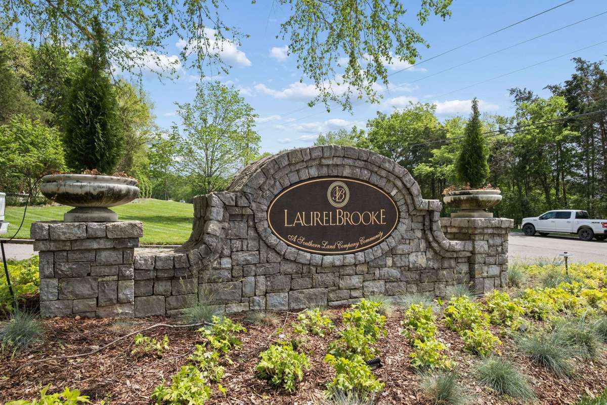 The sought-after community of Laurelbrooke offers 24/7 gated security and many other amenities including....
