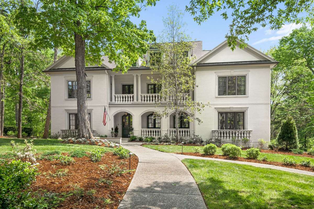 Do not miss this special opportunity! We look forward to showing 1412 Willowbrooke Circle to you.