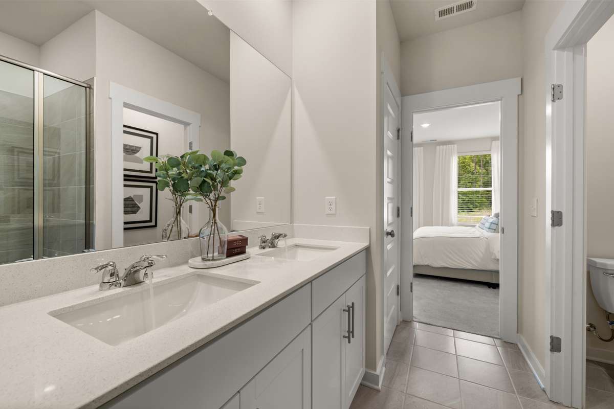 Photo of model, features and selections may not represent community selections