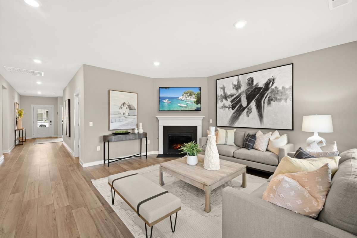 Photo of model, features and selections may not represent community selections