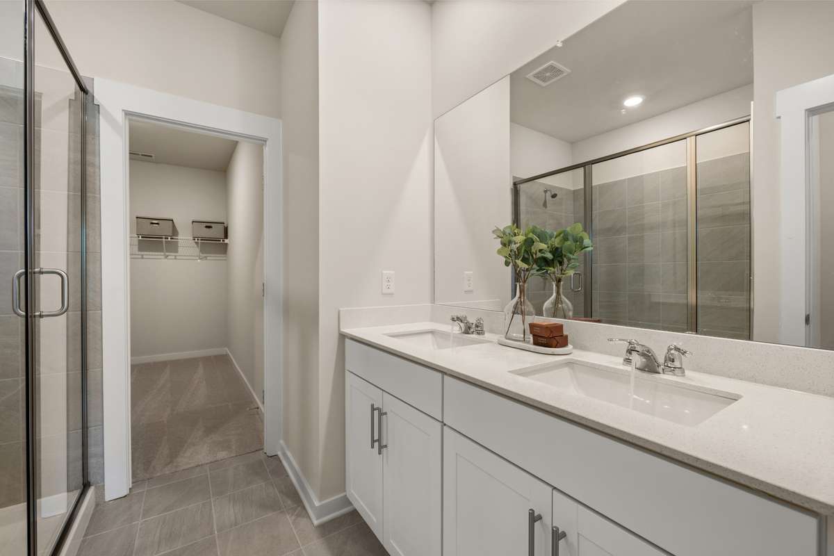 Photo of model, features and selections may not represent community selections