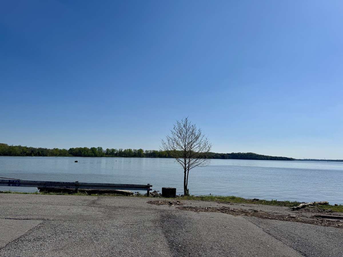 Old Hickory Lake access only one mile away!