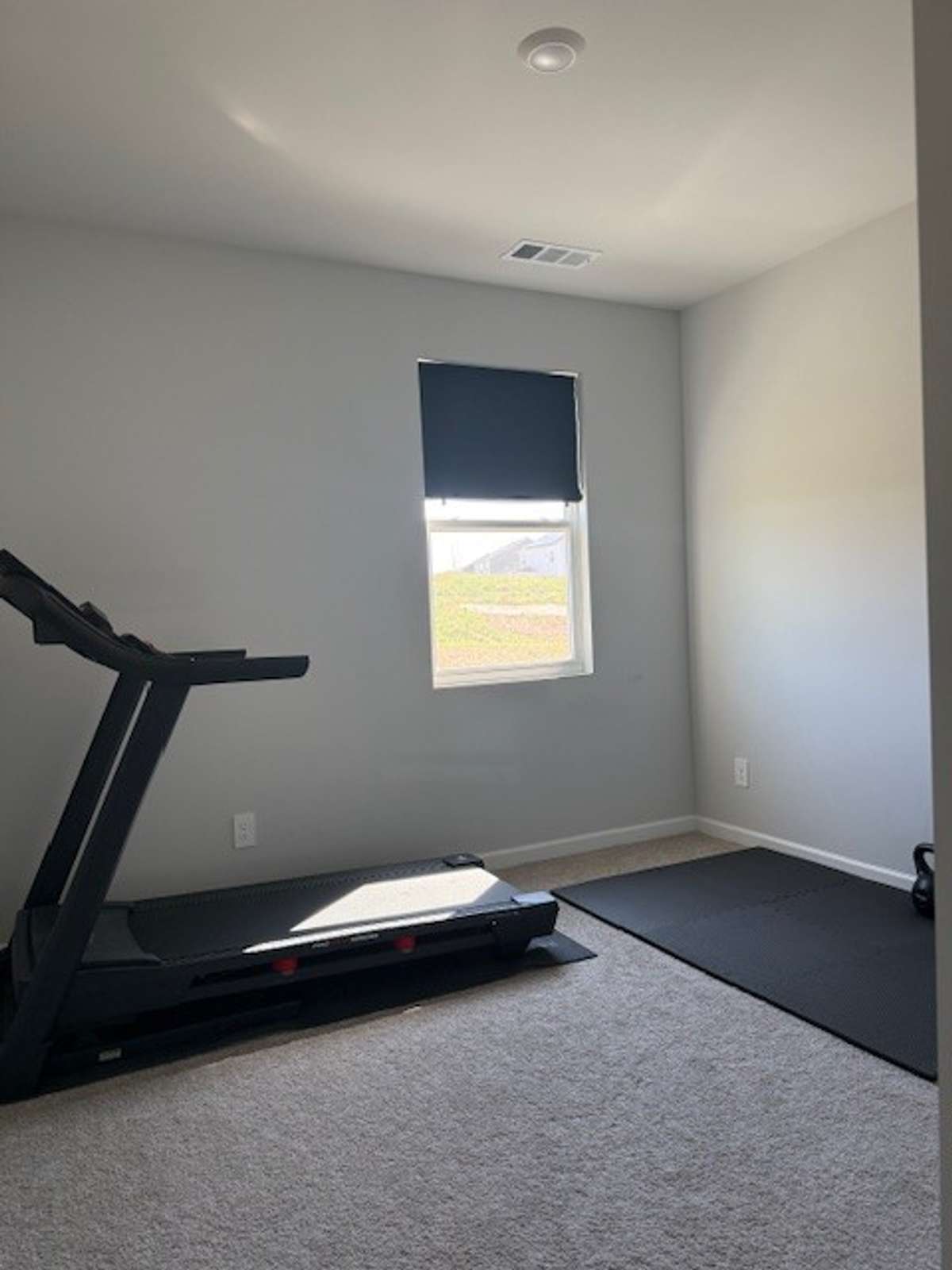 bedroom with closet on the first floor, it can use as a guest bedroom or gym