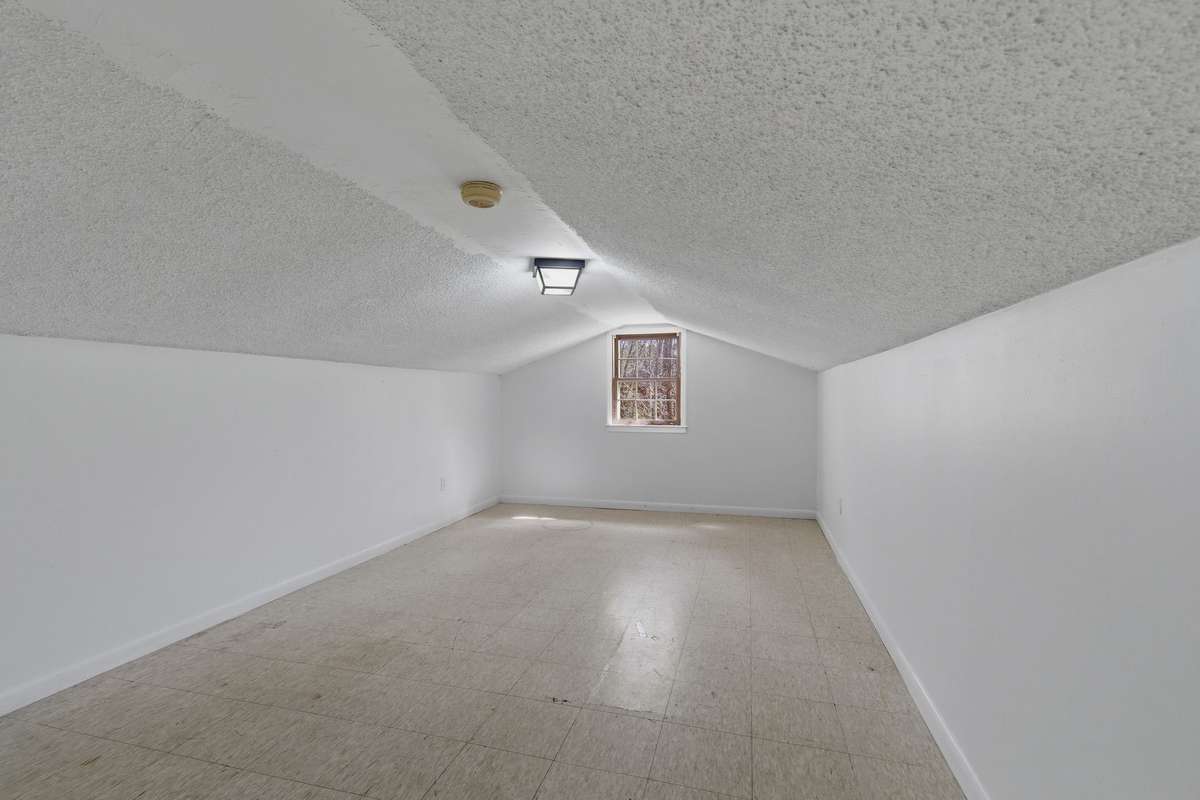 25x25 Bonus room above garage