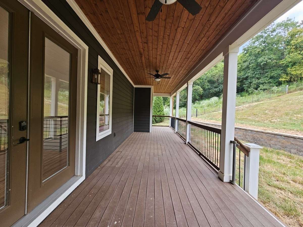 Back viewing deck to relax in in the shade or enjoy the sunset.