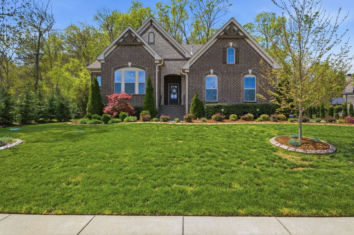 Welcome Home to 134 Angel's Cove Lane.  Located in a beautiful gated community tucked away near the lake.