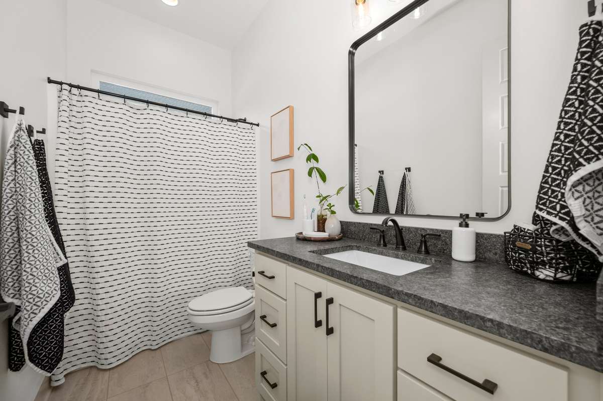 520 Gresham Lane - Bathroom #2 (Down)