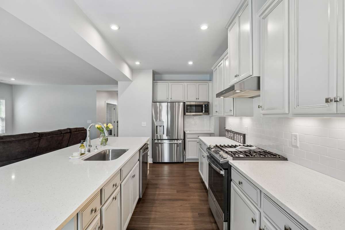 Look at all of that counter space!!