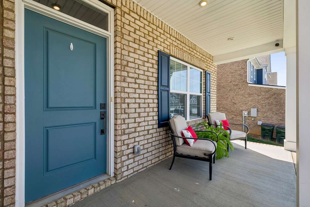 Nice covered entrance for your guests.