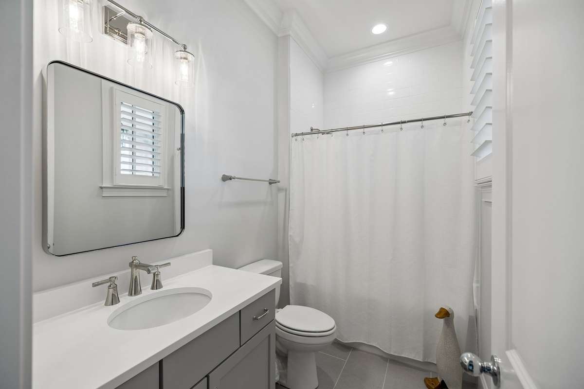 Guest/family bath on the main level