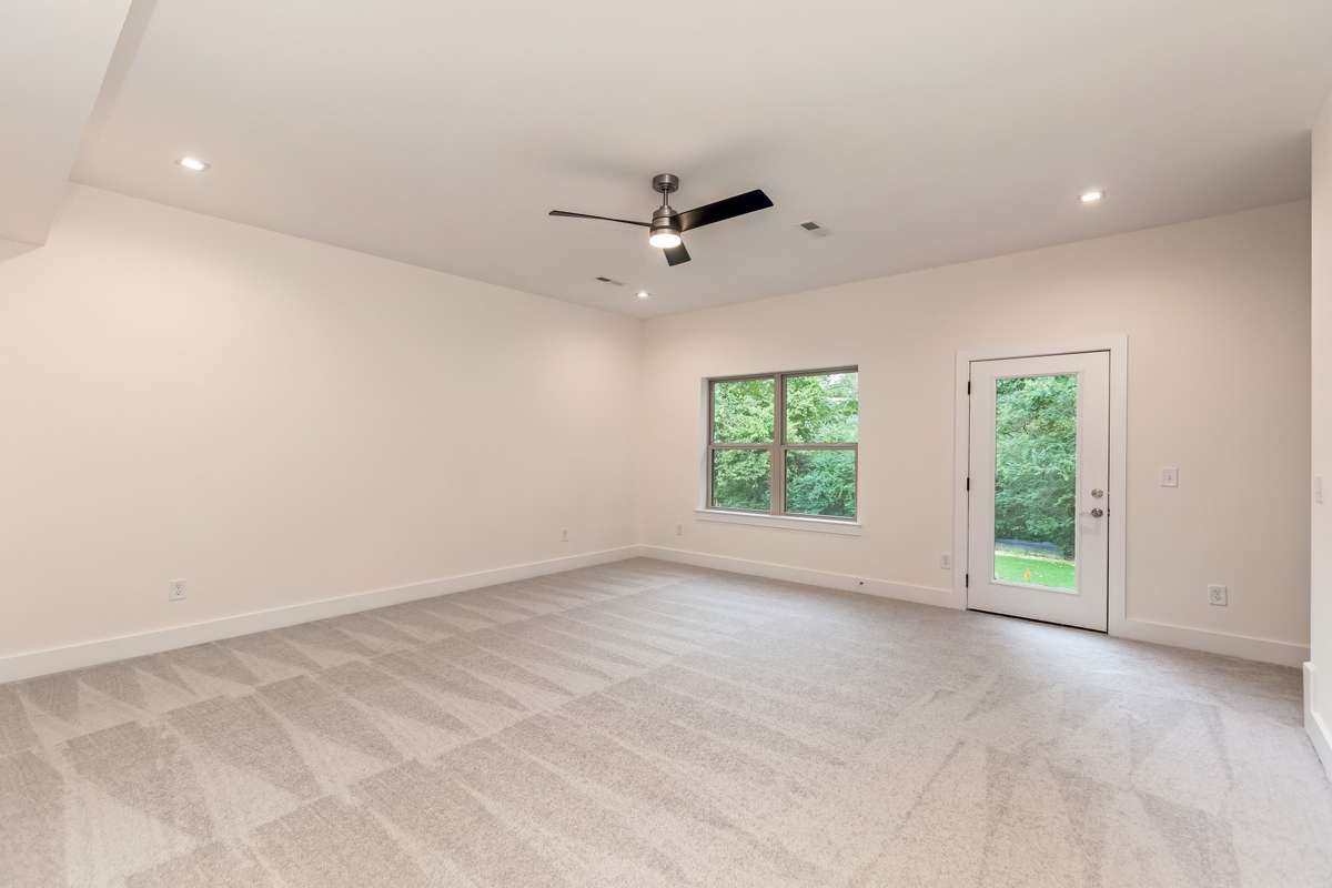 Huge bonus room on the basement level with access to the back yard.