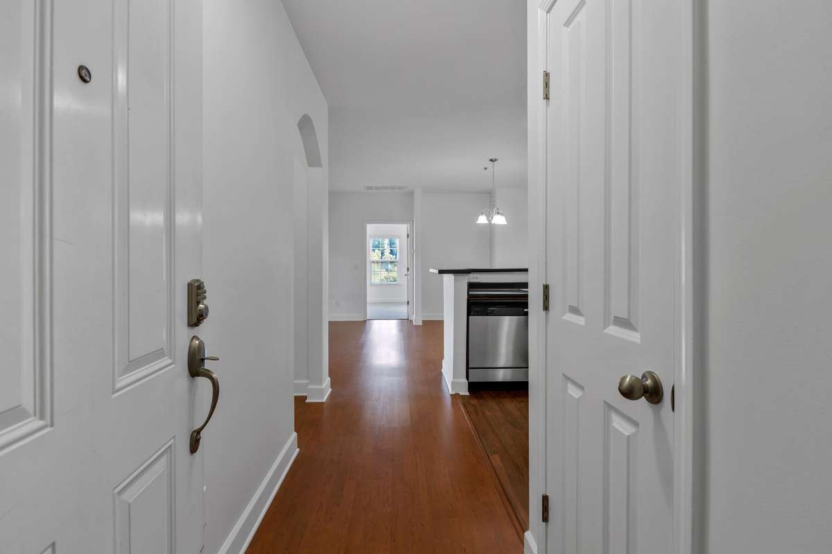 Welcome to unit 9...Fresh, updated, pristine and ready for new owner!