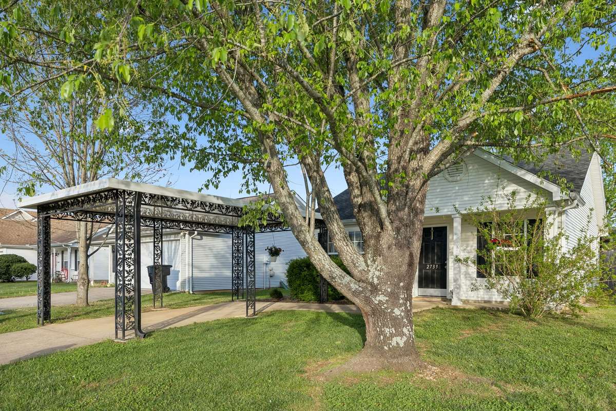 2739 Oxford Hall Ave. Murfreesboro, TN 37128