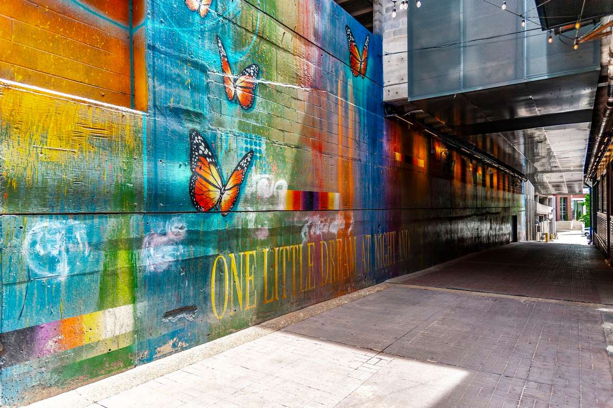 Mural on Printer's Alley near speakeasies