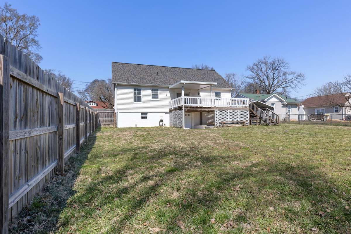 Large fully fenced yard