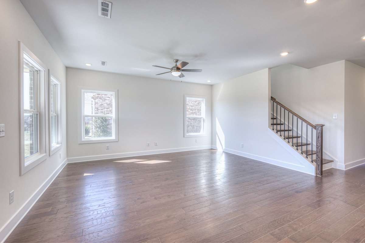 This photo is a sample of the Heartland floorplan.  Options and exterior will vary depending on customer selections and preferences.