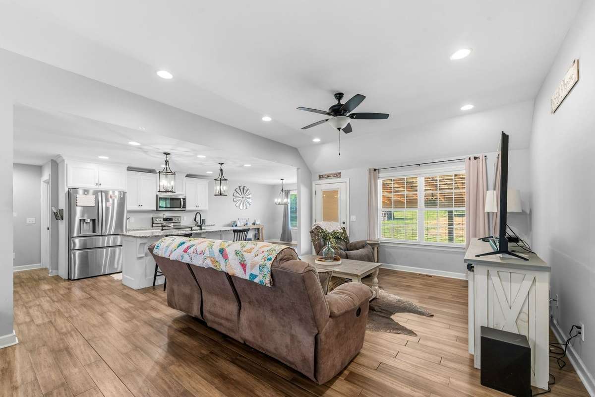 Open floor plan!