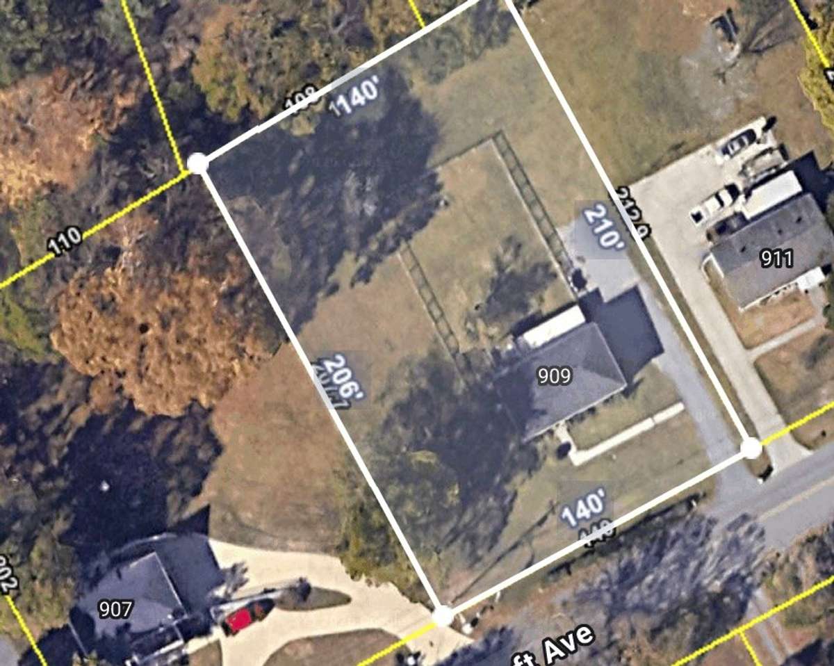 Lot extends beyond the fence line!