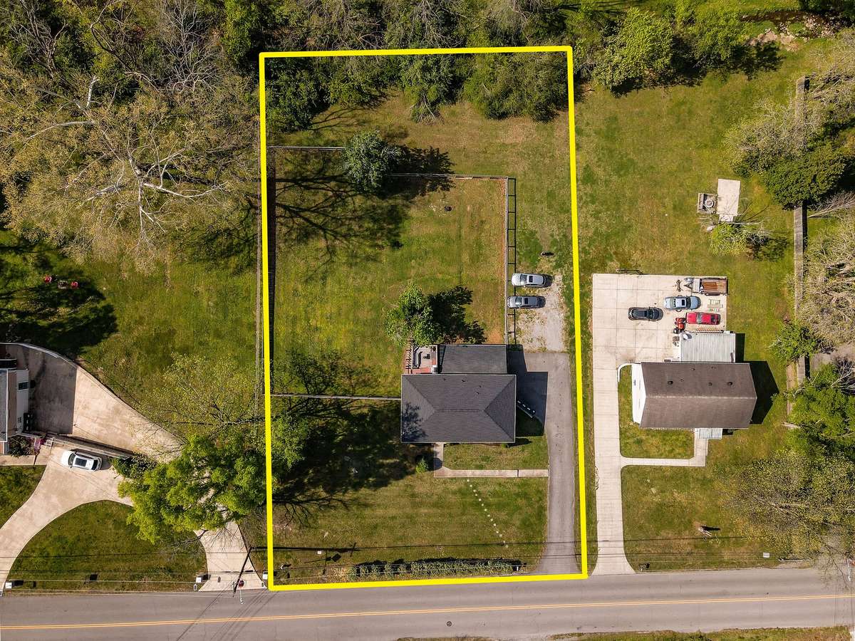 Ample parking at this home. When the Sellers have parties, the cars park perpendicular down the fence line. It's very easy to get people in and out.